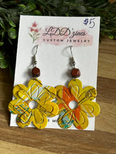 Load image into Gallery viewer, Mango Cart Beaded Floral 2
