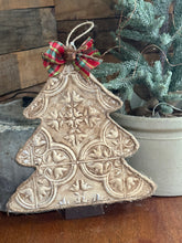 Load image into Gallery viewer, Wooden Tree
