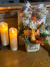 Load image into Gallery viewer, Give Thanks Fall Arrangement
