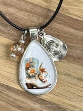 Load image into Gallery viewer, Floral Boot - White
